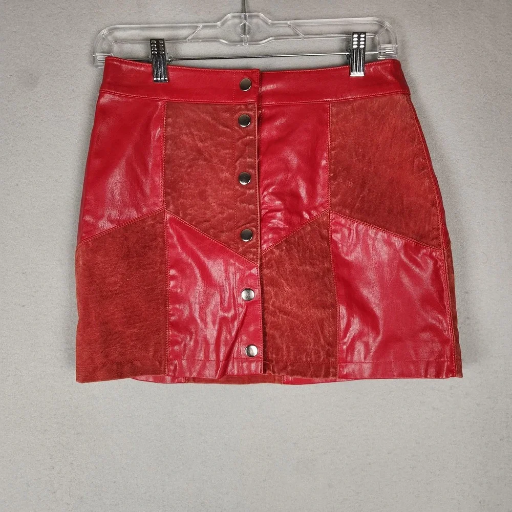 Forever 21 Skirt‎ Womens 28 Red Leather Patchwork Snap Button Front Mini Lined